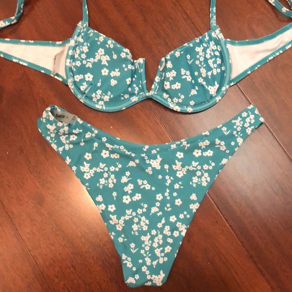 SHEIN size small bikini set cheeky, high cut NWOT - Picture 2 of 4